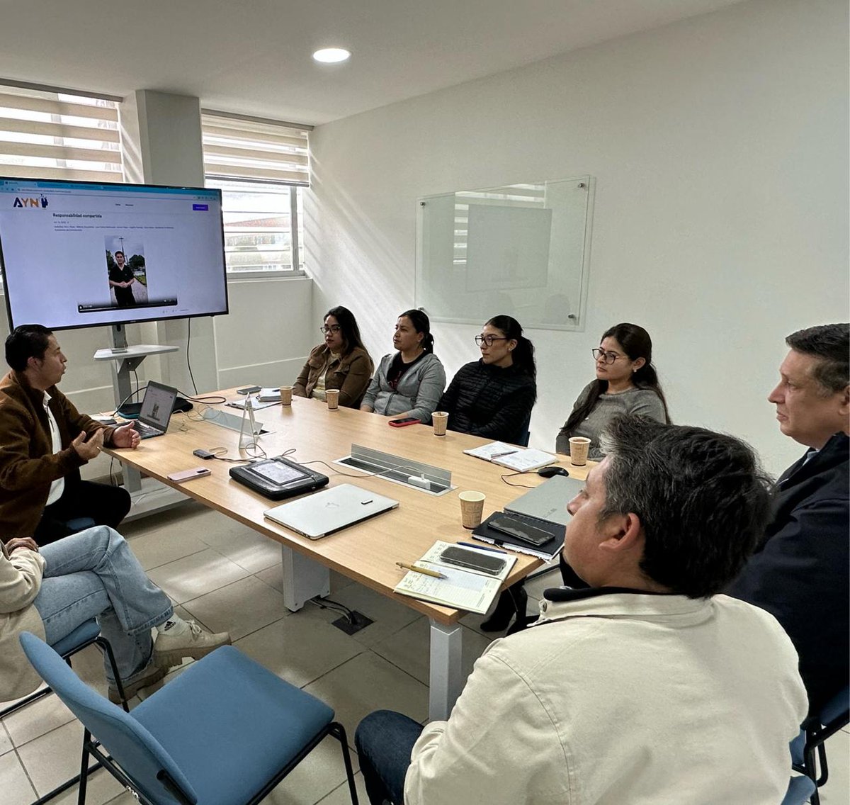 Salud_Loja's tweet photo. 🤱 𝗜𝗺𝗽𝘂𝗹𝘀𝗮𝗻𝗱𝗼 𝗹𝗮 𝗔𝘂𝘁𝗼𝗲𝗳𝗶𝗰𝗮𝗰𝗶𝗮 𝗲𝗻 𝗟𝗮𝗰𝘁𝗮𝗻𝗰𝗶𝗮 𝗠𝗮𝘁𝗲𝗿𝗻𝗮 𝗲𝗻 𝗟𝗼𝗷𝗮

#ElNuevoEcuador | El equipo de Promoción de la @Salud_CZ7, participó activamente en la socialización del proyecto “Autoeficacia en Lactancia”, desarrollado por la @utpl https://t.co/oXyeX5saLI