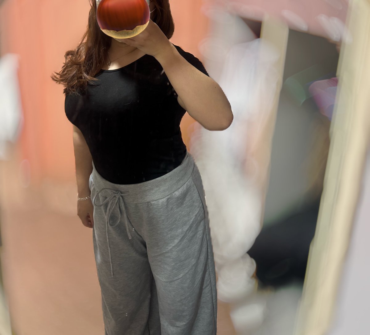 02hazel_'s tweet photo. 為什麼每天叫醒我的是我的貓
不是男友的🐔😢😢 https://t.co/hqWdvKjaah