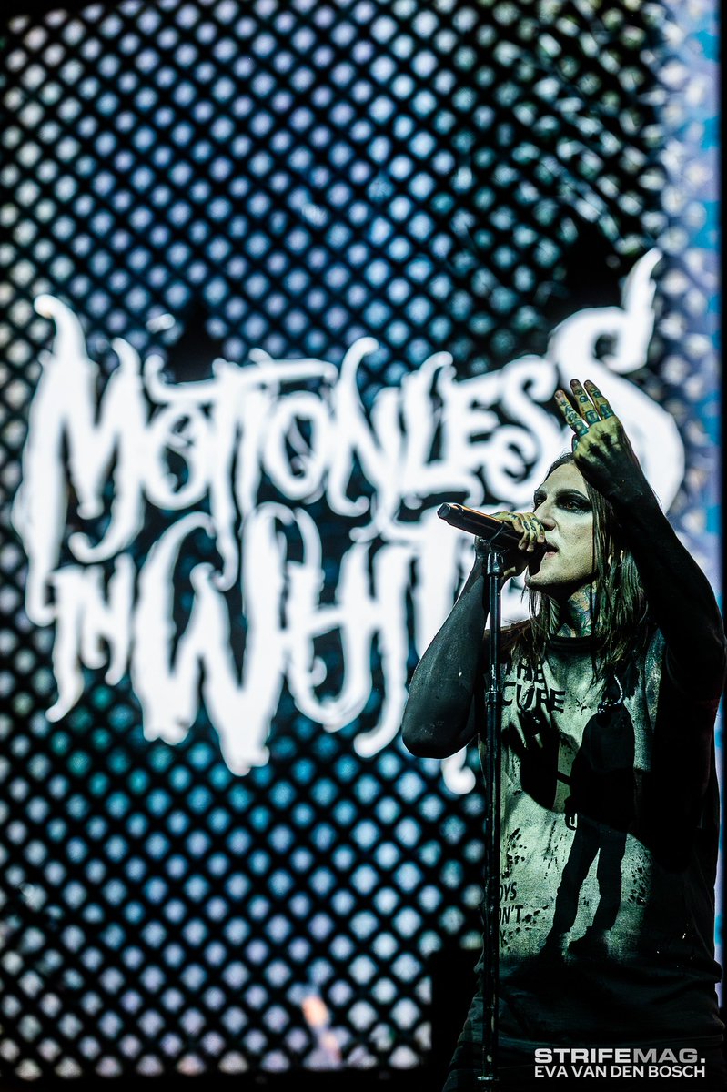 StrifeMagazine's tweet photo. CONCERT REVIEW:

Motionless In White took Amsterdam to a whole new level! 🔥 

From the massive production to that incredible setlist, the Milestone Tour at AFAS Live was one for the history books. 🦇🇳🇱

Check out our full review and photo gallery below ⬇️ https://t.co/3uelIZk7dT