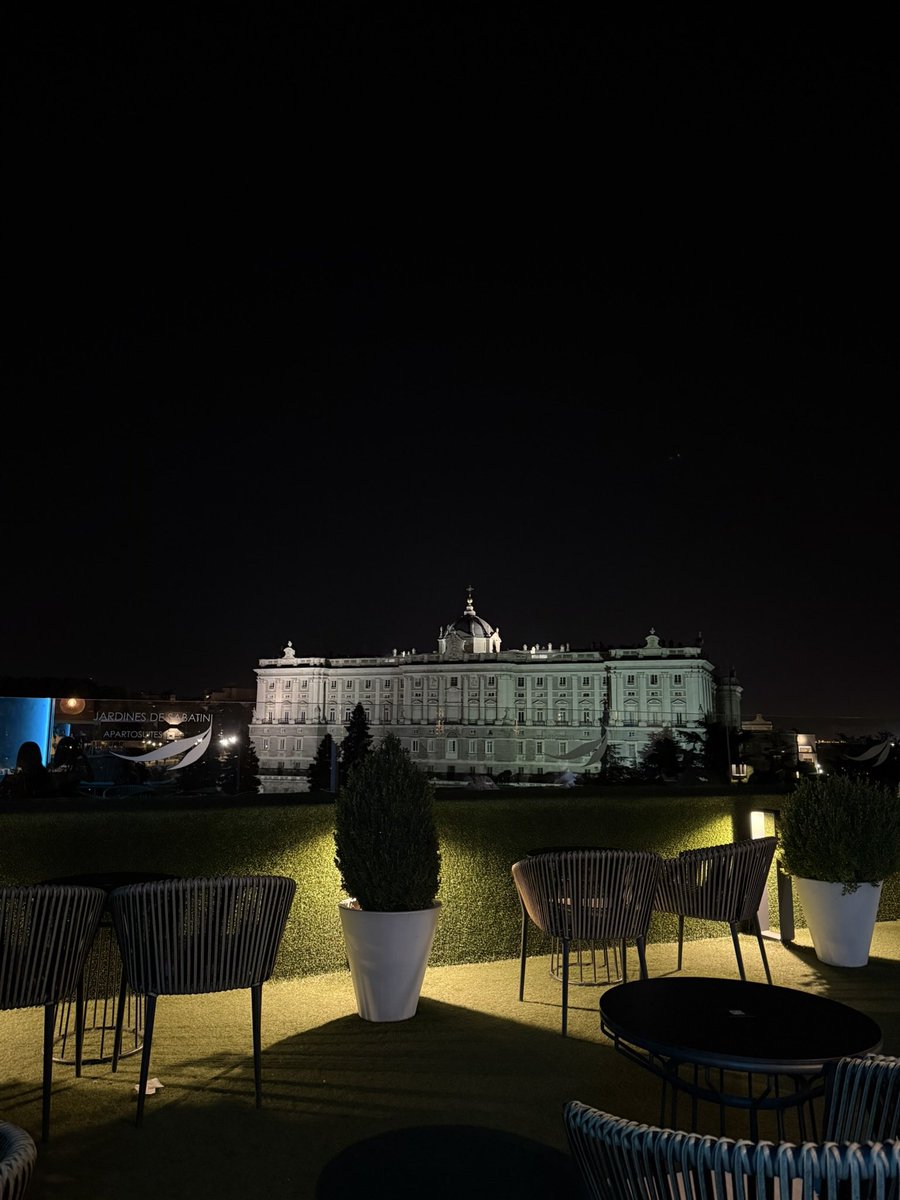 (fan) yas tweet media