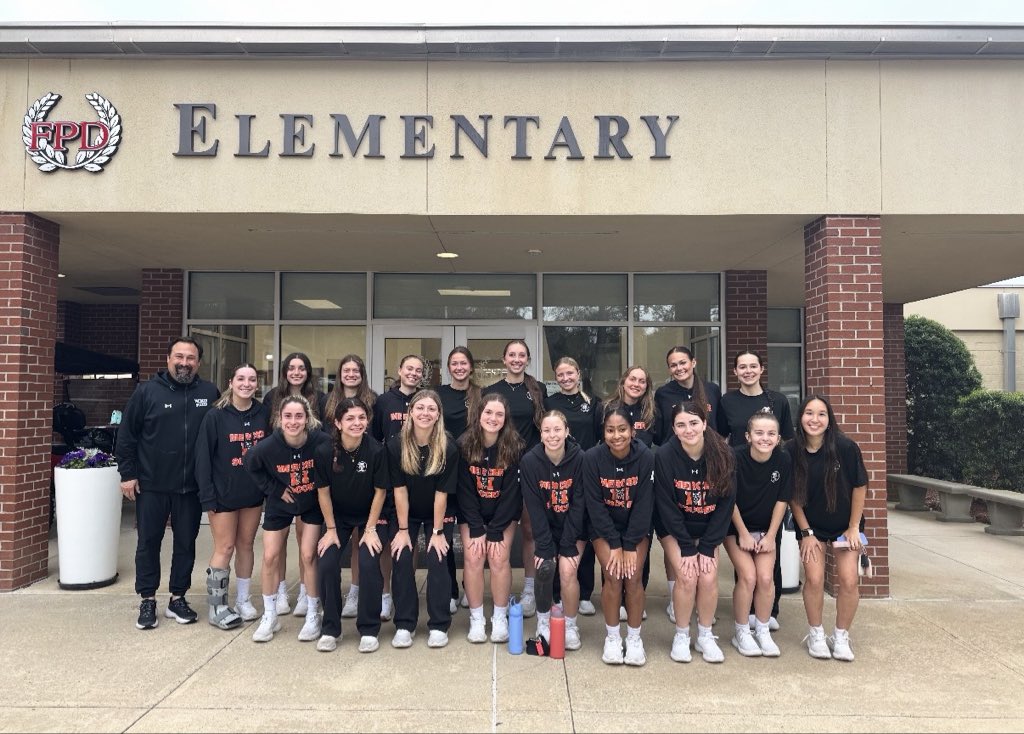 MercerWSoccer's tweet image. Proud to spend the morning connecting with our community ❤️📖🐻 

#GOBEARS | #MUWS