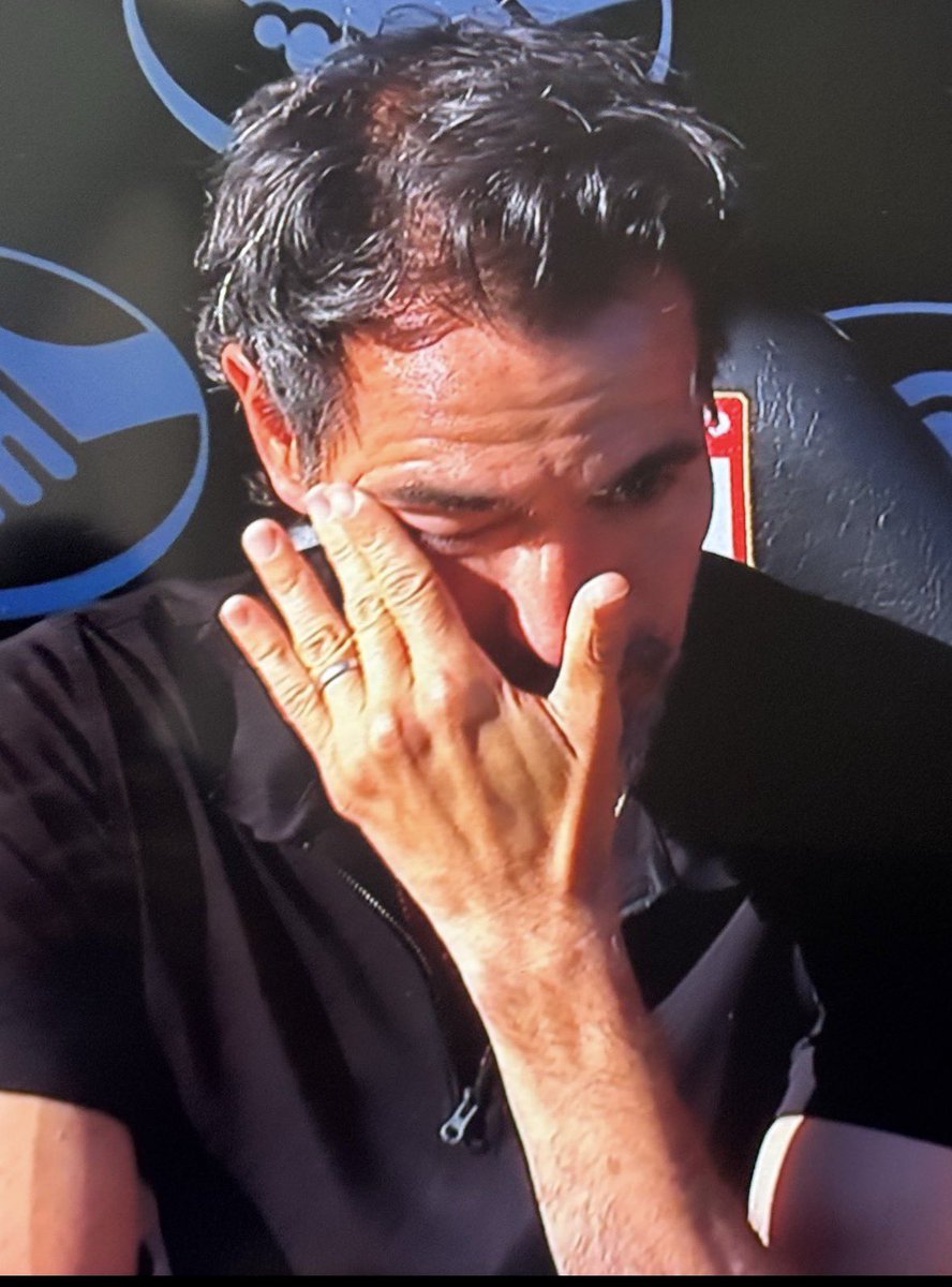fstachiotti's tweet photo. Me diste la posibilidad de verlo 5 veces campeón con mi hijo. Ya sos bandera Eduardo. Estudiantes es tu casa. ETERNAS GRACIAS BARBA!! https://t.co/w0YOia7K6W