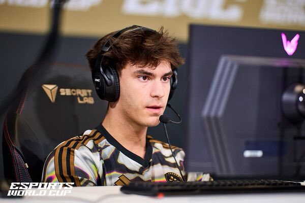 CoD Discussion @ DreamHack Birmingham tweet media