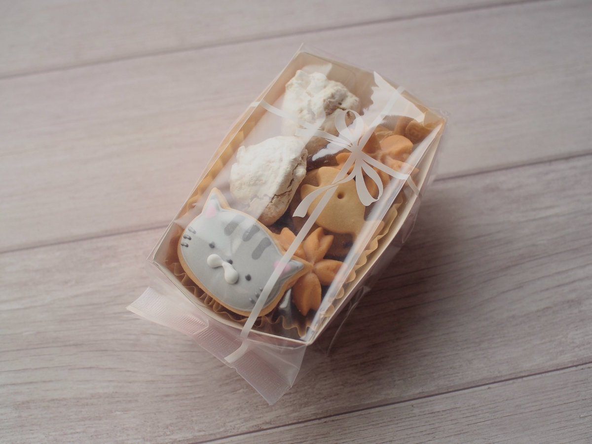ibake_at's tweet photo. ねこのきもちマルシェ
本日から🐈
クッキー缶などお菓子色々ご用意しております♪
ぜひお越しください🐈‍⬛
I BAKE はブースNo.53です
第6回ねこのきもちマルシェ
・主催:（株）ベネッセコーポレーション
・開催日：2026年2月21日（土）～22日（日）　11時〜17時
・会場：浅草台東館7階 https://t.co/uq7yAAS7rx