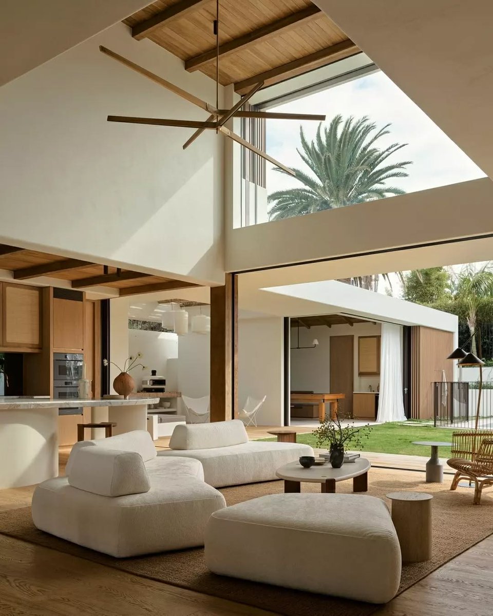 For some, less is more - and pays back in dividends.
#customglass #glasscompany
Photography: Anson Smart