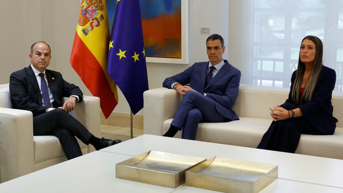 Comptador

Fa 827 dies que Sánchez, gràcies a ERC i Junts, és president del Gobierno. I encara no hi ha cap reforma legal que reconega el dret d'autodeterminació de Catalunya: ni directament ni indirecta, ni així ni aixà.

Jugada mestra d'ERC i Junts.