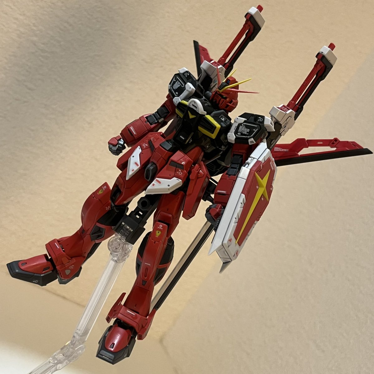 LssLrgapZGhvF9S's tweet photo. ついに完成😃‼️バックパックを、スミ入れ&メラミンスポンジ掛けしながら、丁寧に組みました😊今日も楽しく組めました😊ポージングは別でポストします‼️
#ガンプラ
#ガンダムSEEDFREEDOM
#インパルス
#Spec2
#ソード
#RG https://t.co/Y4WPukqSI3