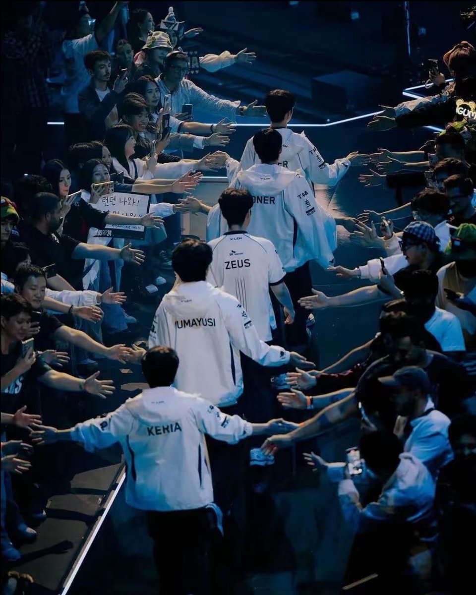 ZOFGK BOT tweet media