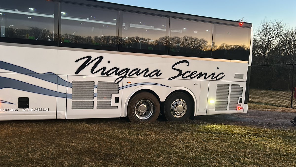 maxmckay96's tweet image. Bus is stuck, #fuck. Currently very scared, in Baltimore sun going down and stranded. #iknowtheywillkillmefirst