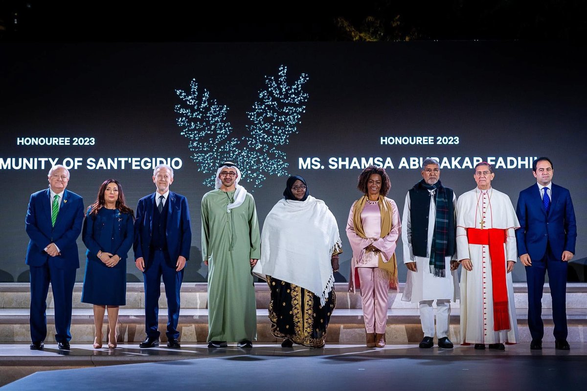 epsycampbell's tweet photo. En Abu Dhabi en la ceremonia del Premio Zayed para la Fraternidad Humana 2026.
Significativa la participación del Presidente de Azerbaiyán, Ilham Aliyev, y del Primer Ministro de Armenia, Nikol Pashinyan. 
La fraternidad humana también puede contribuir a la construcción de paz. https://t.co/LtFs5IwjDe