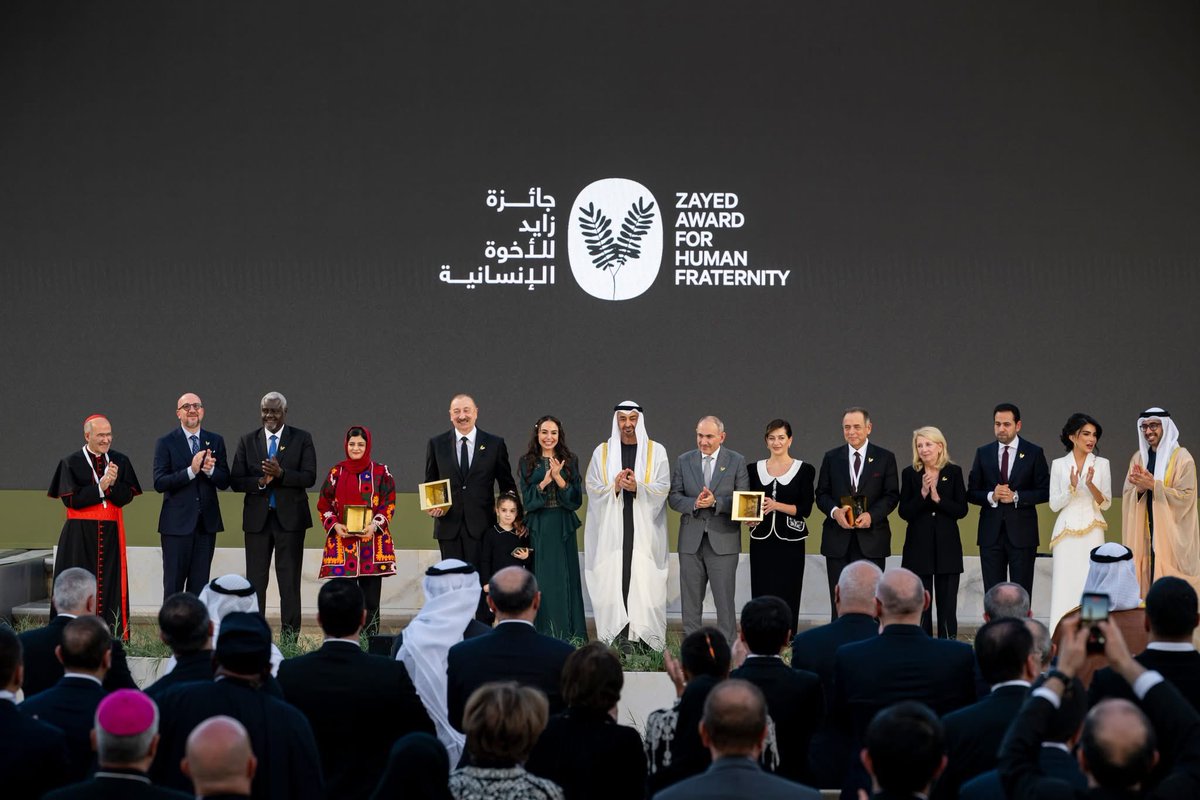 epsycampbell's tweet photo. En Abu Dhabi en la ceremonia del Premio Zayed para la Fraternidad Humana 2026.
Significativa la participación del Presidente de Azerbaiyán, Ilham Aliyev, y del Primer Ministro de Armenia, Nikol Pashinyan. 
La fraternidad humana también puede contribuir a la construcción de paz. https://t.co/LtFs5IwjDe