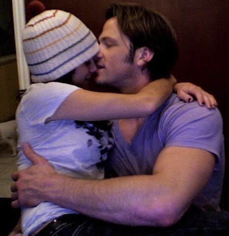 astrewinchester's tweet photo. god I can’t stop thinking about this photo of Gen and Jared… like- I’m sorry, have you SEEN his arm??? LIKE HELLOOO???? https://t.co/NIUV9iYoIh