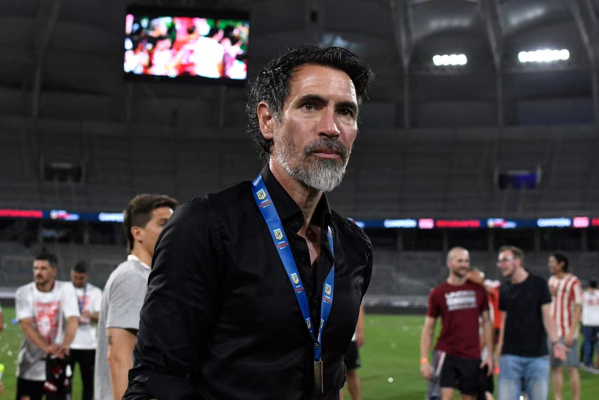 #EDLP Estudiantes no vivía un ciclo tan extenso en el tiempo desde hacía casi 50 años. Eduardo Domínguez quedó a las puertas de los tres años como DT.

El antecedente más cercano de mayor duración es el ciclo de Carlos Salvador Bilardo entre 1973 y 1976.