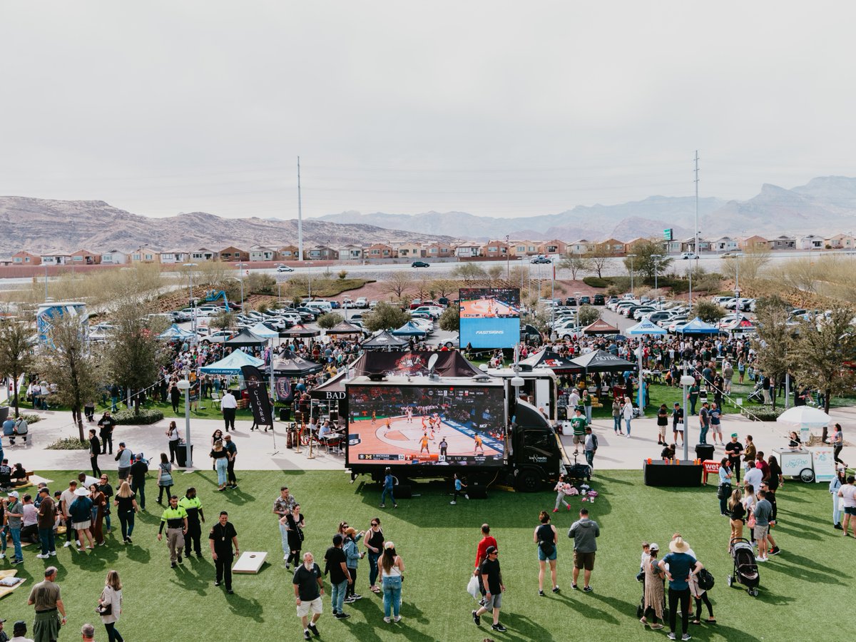 Downtown Summerlin tweet media