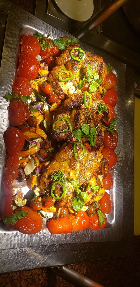 ChefIhoora's tweet photo. All about today.."The birdistheword.🦃✨ Perfectly roasted, 100%Halal, and ready to be thecenter
ofattention. Who’s coming over for a plate?"​"Golden, crispy, and seasoned to perfection. This turkey didn't stand a chance.#HalalFoodie
#RoastTurkey
#DinnerBlessings
@ChefIhoora https://t.co/4xJkH9GBgH
