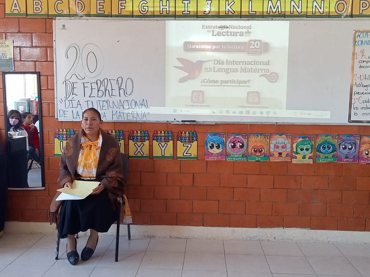 RannaMoon's tweet photo. La Prim. "Bicentenario de la Independencia" 15EPR4946L de la Z.E. P144 evocamos el Dia Int. de la Lengua Materna con la lectura de textos que nos identifican con nuestras raíces. 
#MaratonesPorLaLectura
#MiLenguaMiRaiz #ElPoderDeLaEducacion 
@SREBToluca @SeducEdoMex  @SEP_mx https://t.co/WcoVDvTtJs