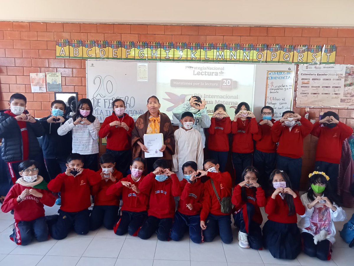 RannaMoon's tweet photo. La Prim. "Bicentenario de la Independencia" 15EPR4946L de la Z.E. P144 evocamos el Dia Int. de la Lengua Materna con la lectura de textos que nos identifican con nuestras raíces. 
#MaratonesPorLaLectura
#MiLenguaMiRaiz #ElPoderDeLaEducacion 
@SREBToluca @SeducEdoMex  @SEP_mx https://t.co/WcoVDvTtJs