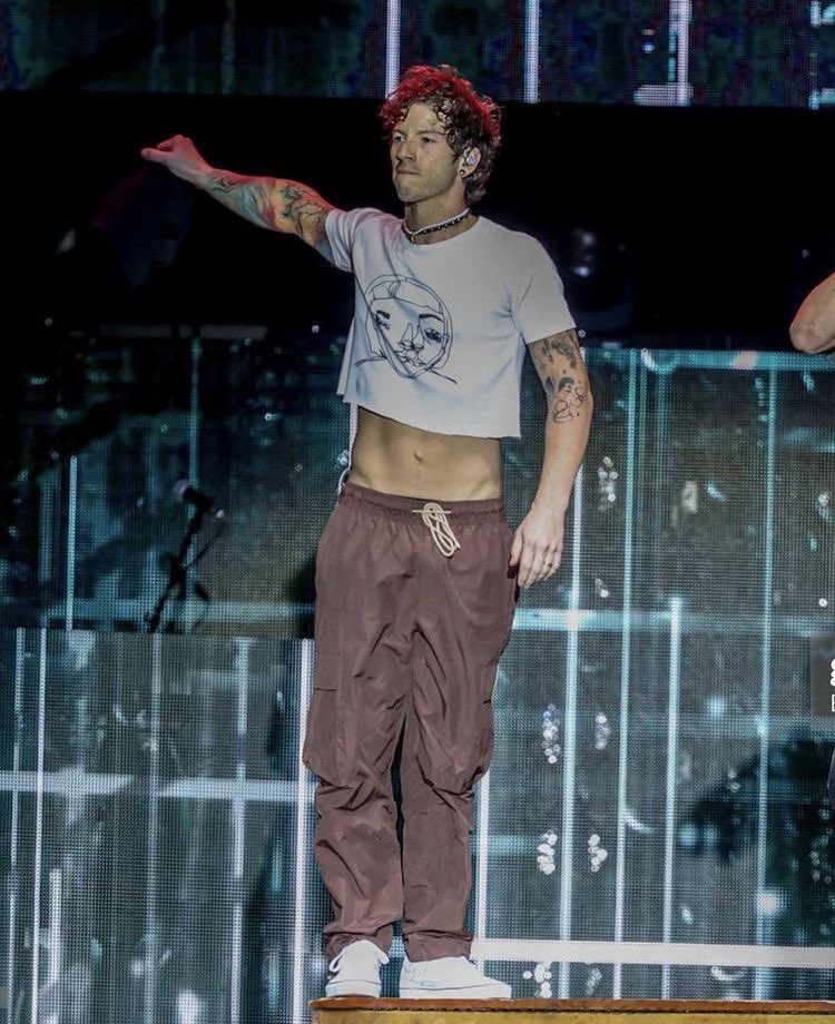 angelika ⊬ tweet media