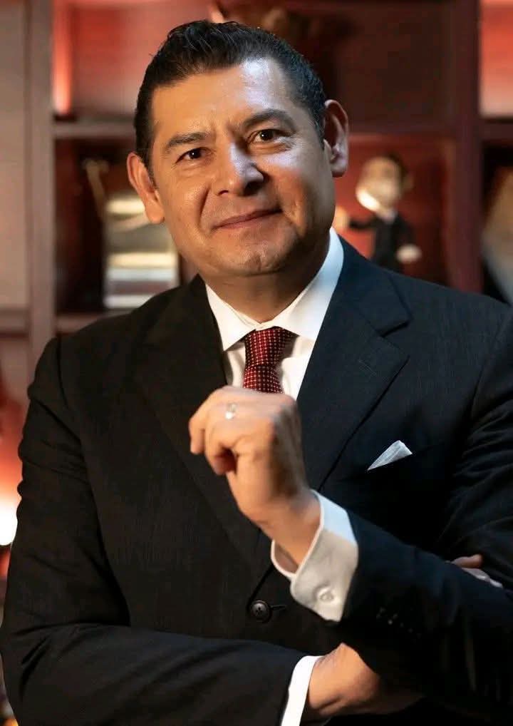Si eres de Puebla no vayas a mandar A RECHINGAR A SU PVTISIMA MADRE a <a href="/armentapuebla_/">Alejandro Armenta</a> . Te pueden meter a la carcel porque es ilegal, pero si eres narco y despedazas a un matrimonio que se te cruza en el camino NO PASA NADA Y NUNCA TE VAN A AGARRAR.Asi las prioridades para