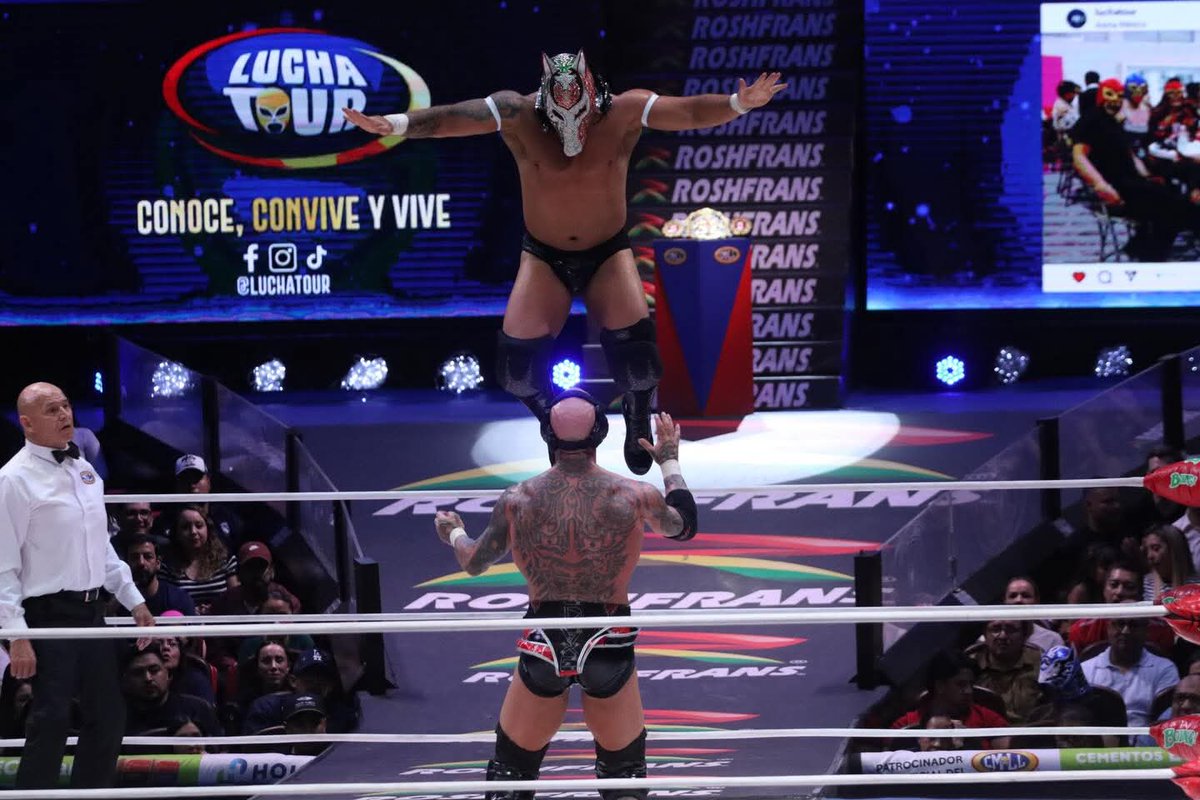 LaTijeraLucha's tweet image. Pedazo de luchita 🔥
Tremenda y espectacular, batalla en la #ArenaMexico de calidad mayúscula❗️
El campeón internacional #JoshAlexander retiene su título canadiense MLP ante el mexicano #Esfinge,quien estuvo muy cerca de coronarse, sin embargo, el poder del extranjero...