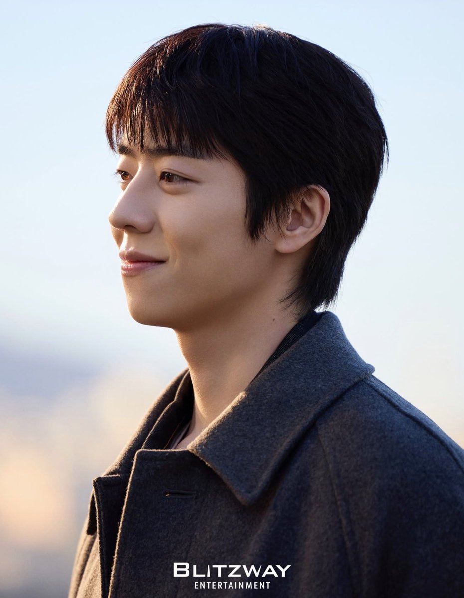 dolgolaeui's tweet photo. Chae Jong Hyeop #chaejonghyeop #채종협  #serendipitysembrace #betweenfriends #castawaydiva #thewitchsdiner #loveallplay #eyeloveyou #unlocktheboss Please also follow Jong Hyeop’s official IG account - chaejh_ https://t.co/RO6q5IMkzW