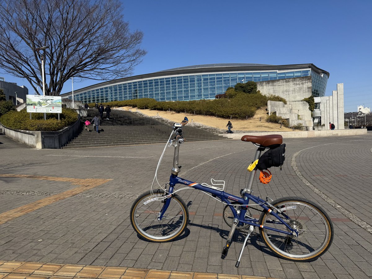 僕の自転車なにげにアメ車
宗教辞めて仕事もなく夜逃げ状態で愛知に引っ越してきて、新しく仕事を始め少し先が見えてきた頃に買った思い出のチャリ