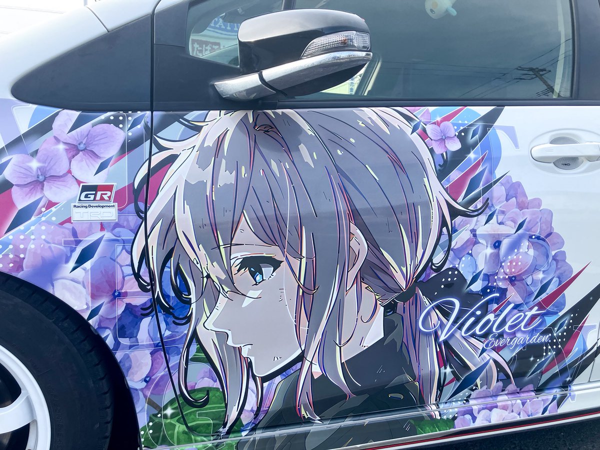 ㊗️助手席側貼りました これでサイド両面です デザイン @Loze_pink 様