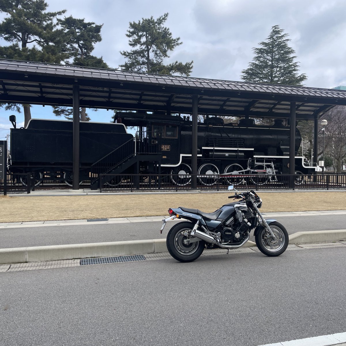 FZX750なつい、こんなキレイなものなの！？88年頃でしょ、40年前とは