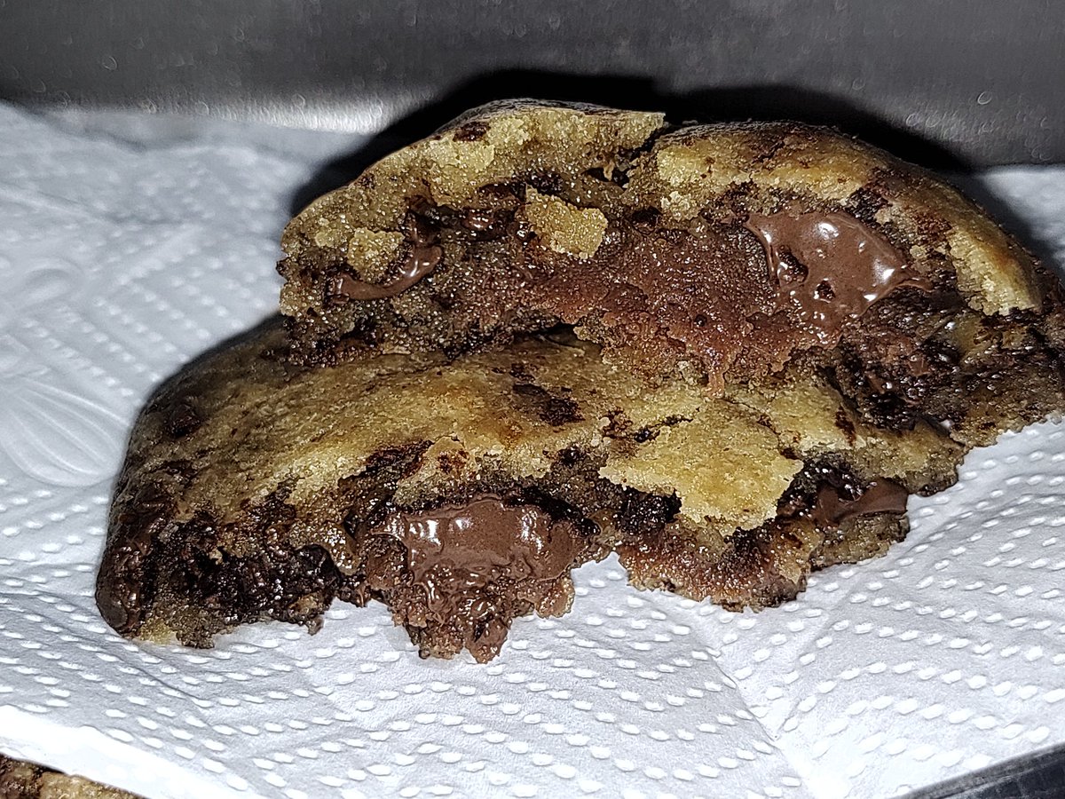 zoreleyes's tweet image. a foto nao ta pegando o quanto isso aqui ficou bom