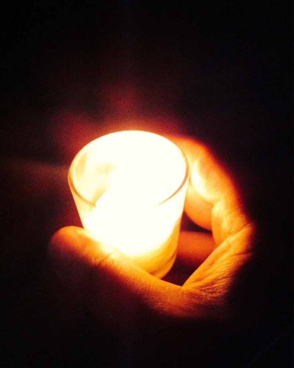 Esta noche enciendo una luz por mi Puebla. Para que vuelva la seguridad; por las vidas arrebatadas y los sueños truncados; por las familias rotas, en duelo; por nuestros niños, jóvenes y todos podamos a salir nuevamente a la calle con la certeza de regresar con bien a casa 🙏