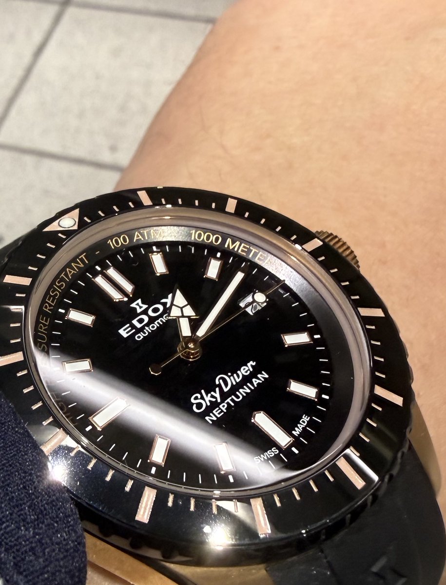 HideRoom4's tweet image. こんにちは🧑‍💼
天気が良くて気持ち良いお昼です☀️

軽くランチ飲み🍺…
その後は旅行会社へ行ってきます♪

#EDOX