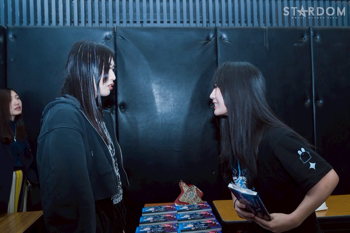 📣玖麗さやか 自伝本お渡し会中の上谷沙弥にワールド王座挑戦を直談判