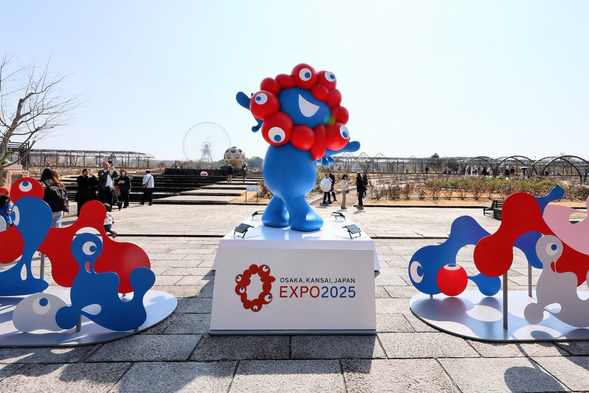 大阪・関西万博 ゲート前にあったミャクミャク像が万博記念公園に