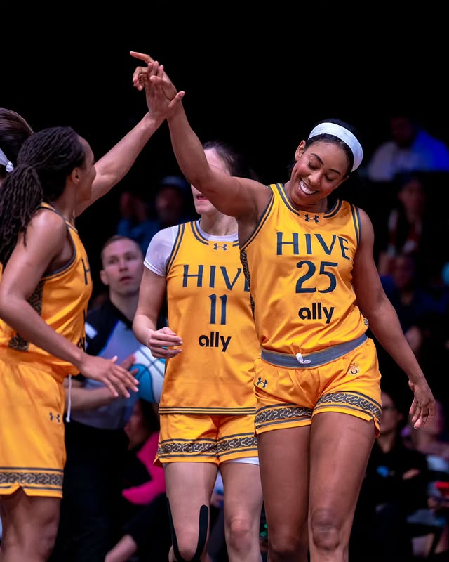 Kelsey Mitchell on game winner 

“Mo set the whole thing up. We were in the huddle &amp; she looked at me, pointed at my chest and said, ‘We’ve got a chance to win this. I want you to win it for us. You’re going to win it.’

There’s nothing like the person next to you believing in