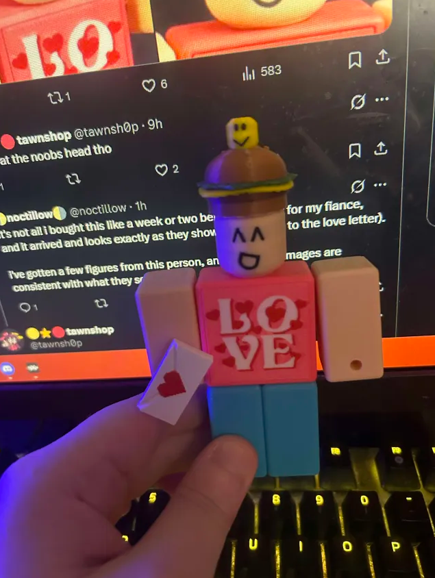 w00fgui's tweet photo. @tawnsh0p @ghostclownz @mrfuz_ i swear! here's proof for anyone who's hesitant. the figure is actually much higher quality than i expected when i took the plunge and got it! https://t.co/RxZShUFCtF