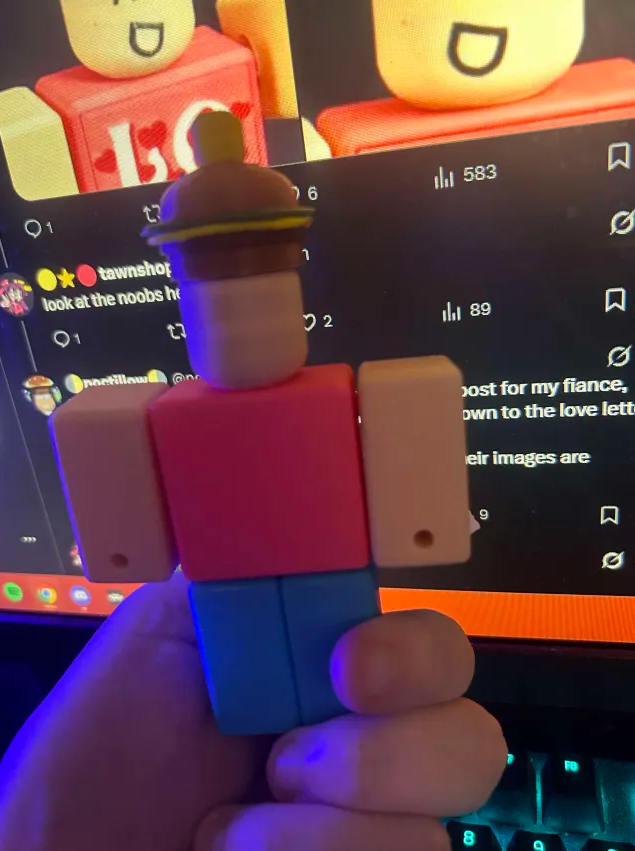 w00fgui's tweet photo. @tawnsh0p @ghostclownz @mrfuz_ i swear! here's proof for anyone who's hesitant. the figure is actually much higher quality than i expected when i took the plunge and got it! https://t.co/RxZShUFCtF