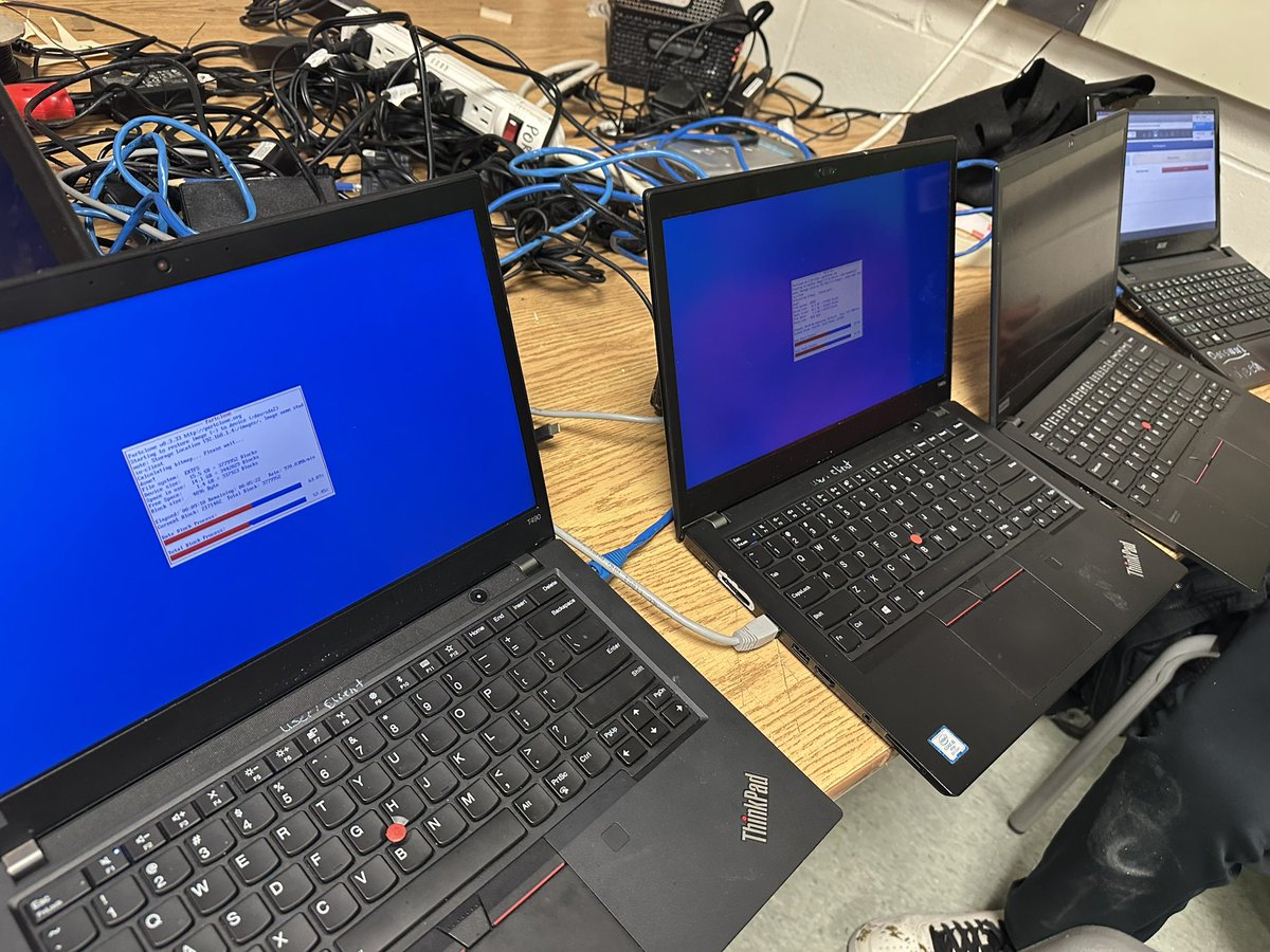 Mr. Pora tweet media