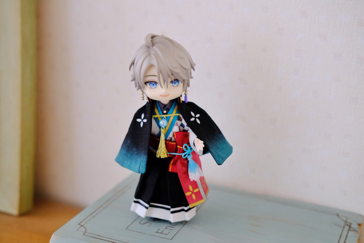 muumin_2j3j's tweet photo. 「魔」の研究者 兼 VTuber
-ねんどろいど甲斐田晴-

clothes:自作

上着の構造を諦めましたが、雰囲気的にはそれっぽく実装できたかなと思います。
素人のお裁縫🧵🪡なので細かい部分はご容赦を…!

#にじさんじ手芸部 https://t.co/LpvhFN01cO