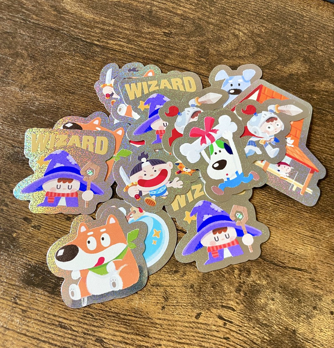 へいまいど！✨
明後日の #そうさくマーケット に出展いたしやす、つるきちです！👨🏻‍🍳
こちらお品書きでやんす！今回はなんとホログラムステッカーが入荷いたしやした！
むちゃくちゃ数少ないので活きのいいうちに買っておくんなんし〜！