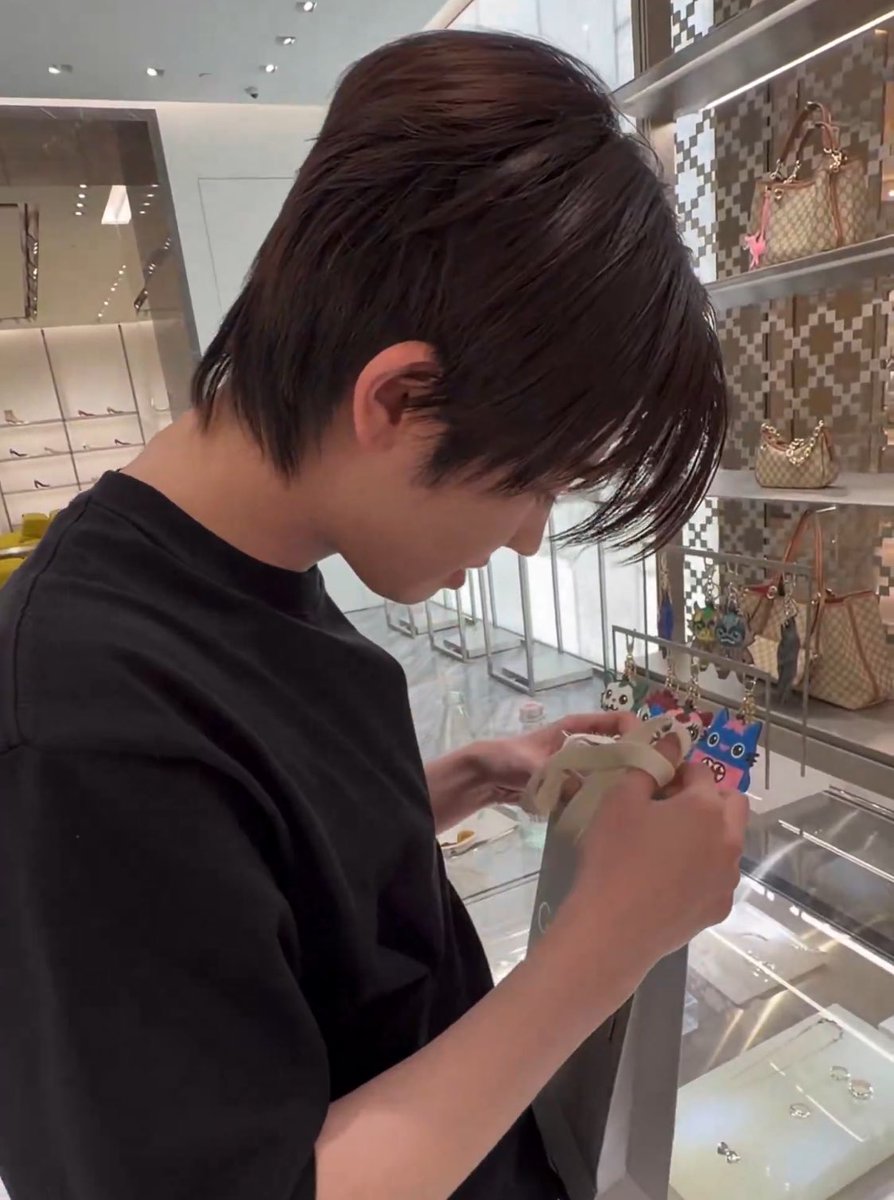 พี่ไม่รวย อย่าพูดไปเรื่อย