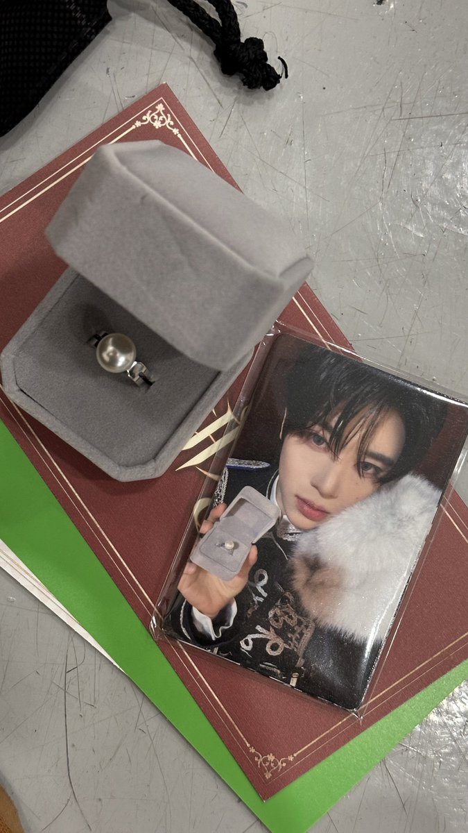 와 엔시티위시 ㄹㅇ 청혼해주네요
반지를