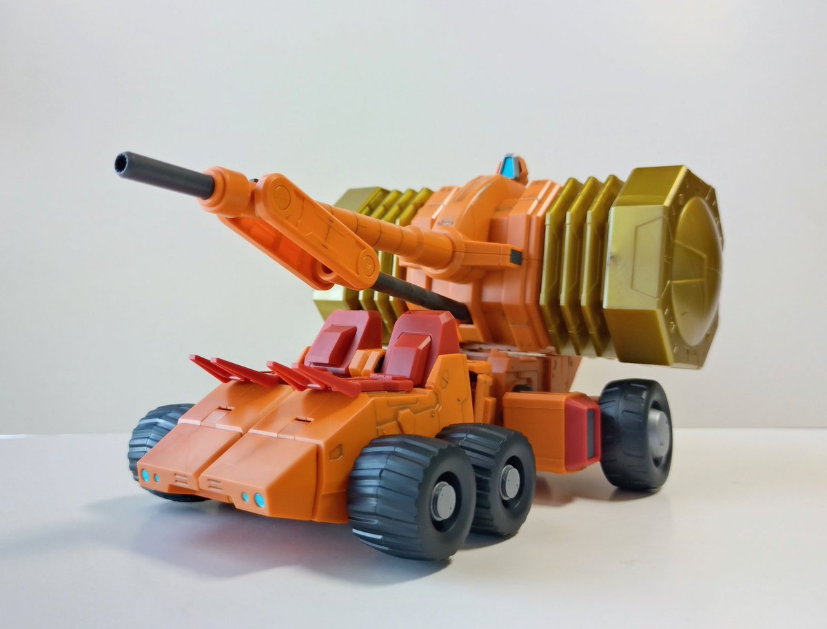 RGゴルディマーグを組むなどした休日の昼下がり
RGなだけあってなかなかよく動きますね