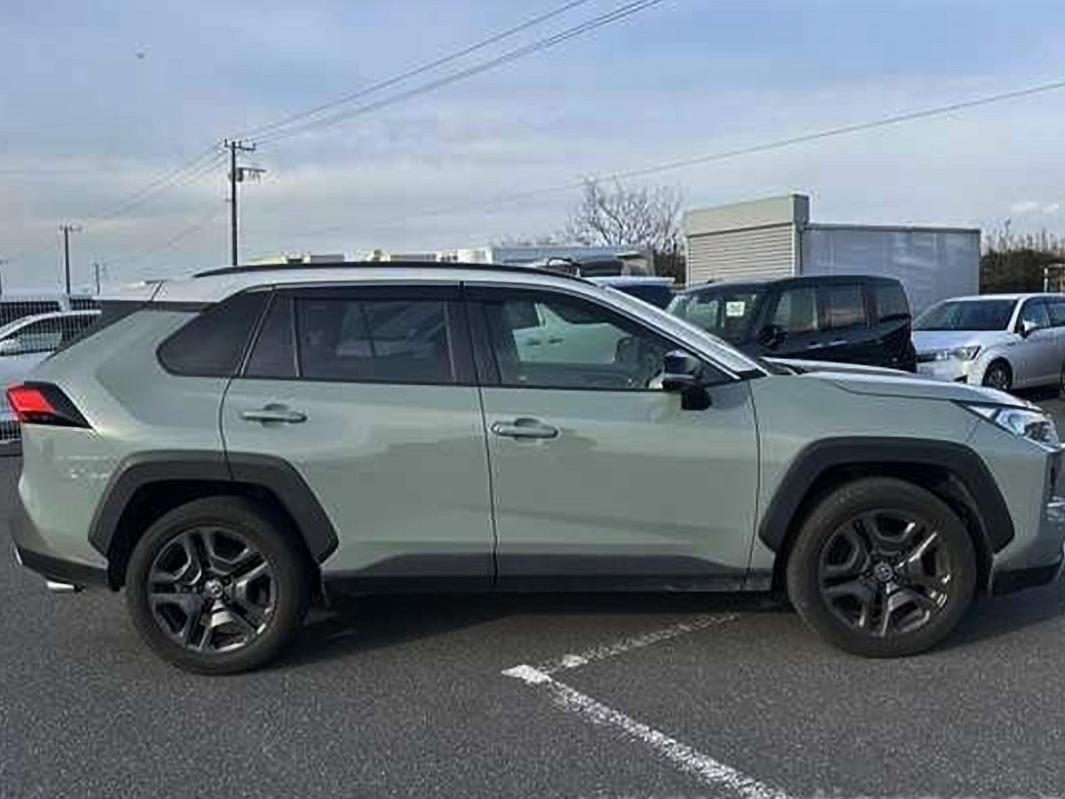 bokautoview's tweet photo. 2023 Toyota RAV4 Adventure
USD 22,821 | 48,000km
2.0L Petrol | AT | 4WD
BOK Autoview
Call/WhatsApp: +256 742 294 904
#BOKAutoview #ToyotaRAV4 #DriveForLess https://t.co/S2K4sWlCU3