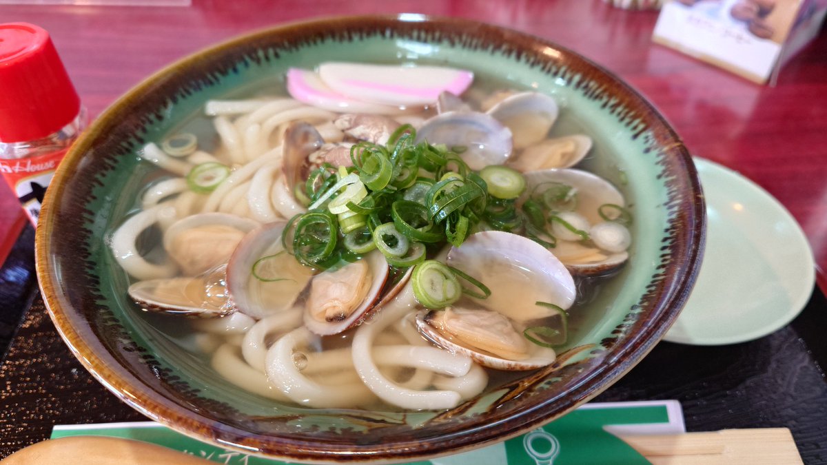 CutKappa's tweet image. あさりうどぅん
昨年天橋立に来たときは雑炊にしたので今日はうどん(別の店だけど)
関西風の優しい出汁にあさりが盛り盛りでよい