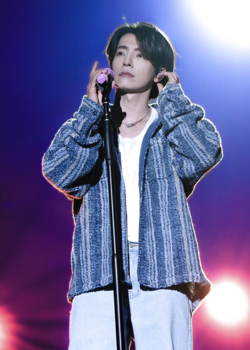 𝟚𝟘𝟚𝟝𝟙𝟚𝟚𝟠 𝔻&amp;𝔼 ℍ𝕠𝕞𝕖 ℂ𝕠𝕞𝕚𝕟𝕘

잘생긴 얼굴은 역시 얼빡이지…😭✨

#SUPERJUNIOR #슈퍼주니어 
#SUPERJUNIORDNE 
#DONGHAE #동해 #이동해 #東海
<a href="/donghae861015/">Super Junior 이동해</a> ♡