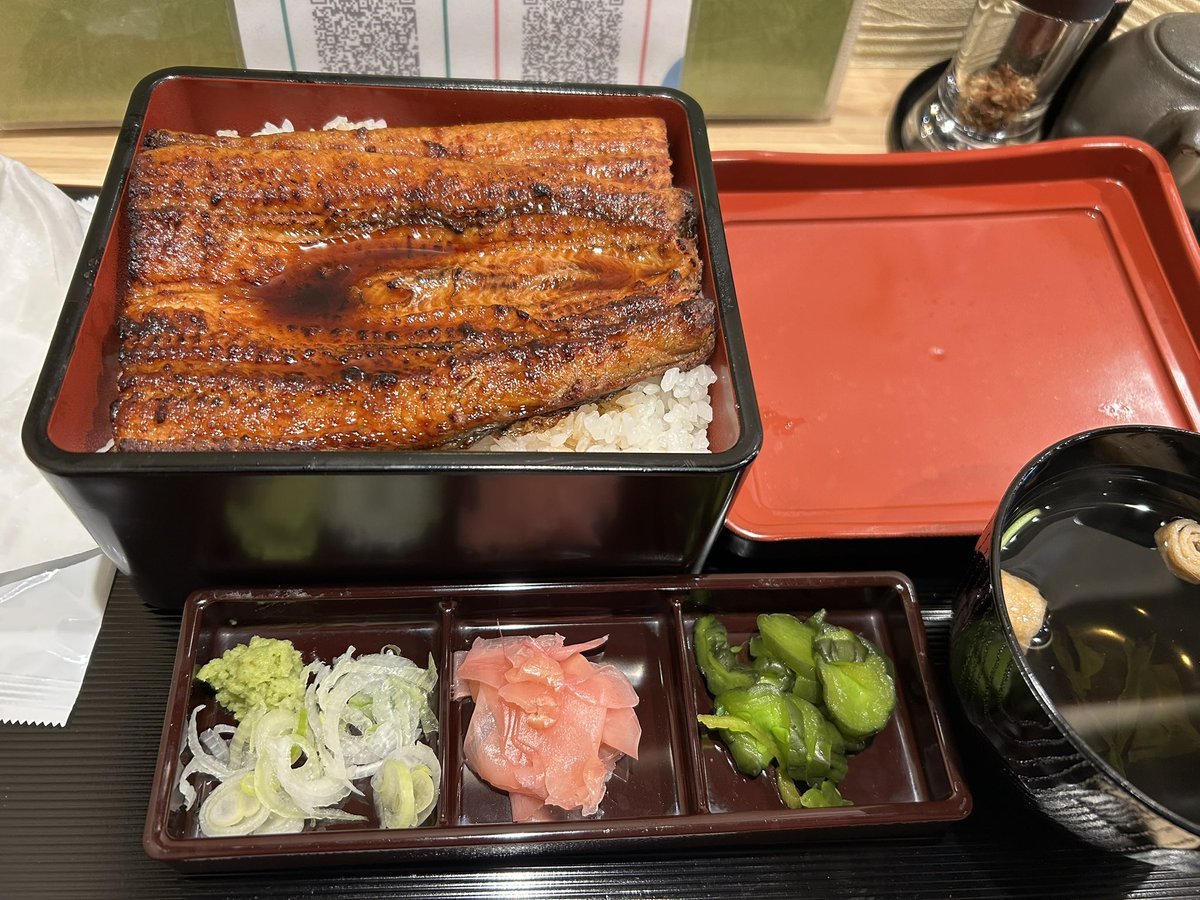 RaiteuYuji's tweet photo. 大阪マラソン前に栄養補給。 https://t.co/lAlv8yY5OW