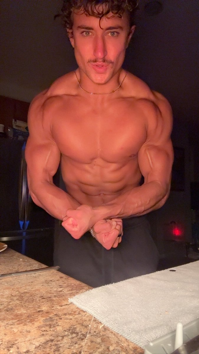 Jacked Chris tweet media