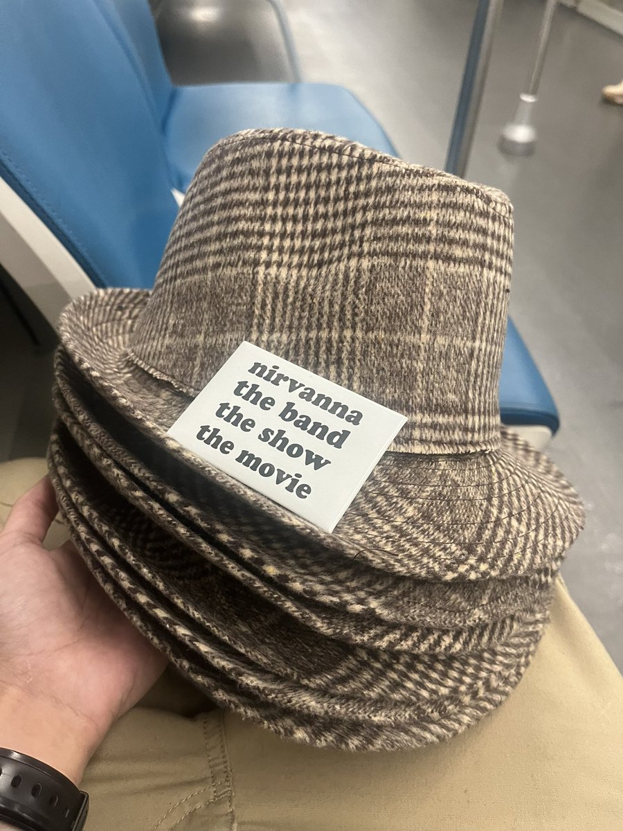 A Pink DS Lite tweet media