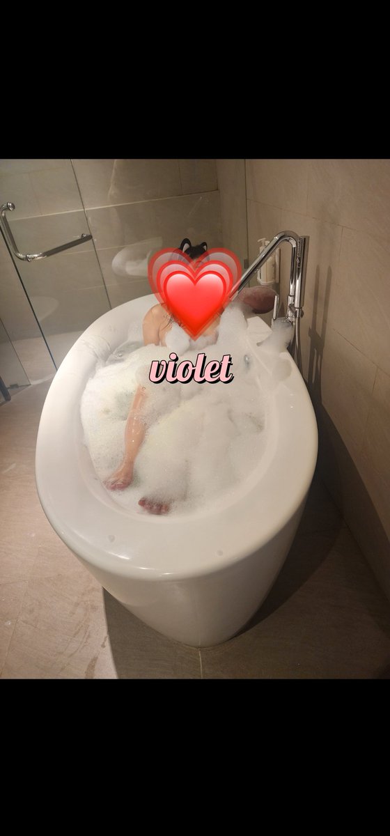 vi_vioʻlet tweet media