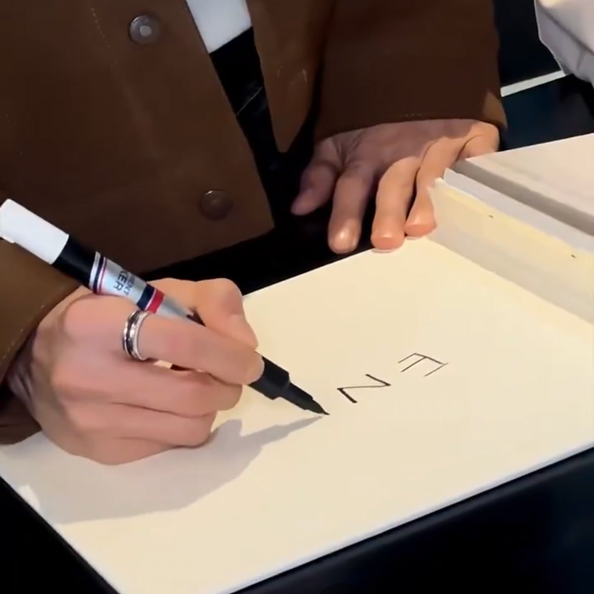 이거 제노가 그린 거였네🥰